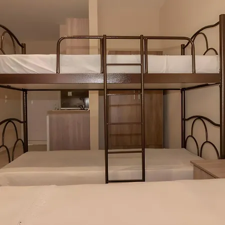 For Rent Hermanos Ξενοδοχείο